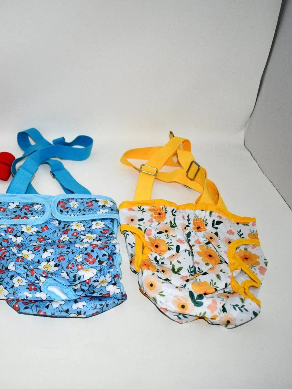 CZMIYRPY Female Dog Diapers, 3 Pack, Washable, Floral, LARGE, NWT Condition: New